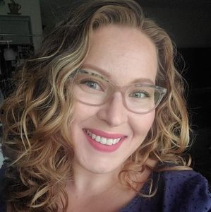 Meet your Posher, Debra